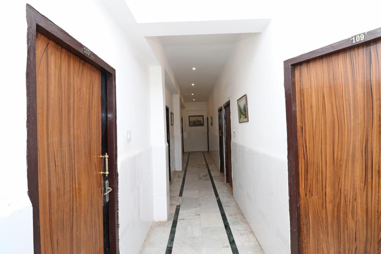לקנאו Oyo 8379 Hotel Kamal מראה חיצוני תמונה